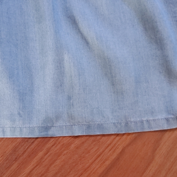 Crown & Ivy Blue Chambray Embroidered Tank Top Size 2X - Picture 9 of 9